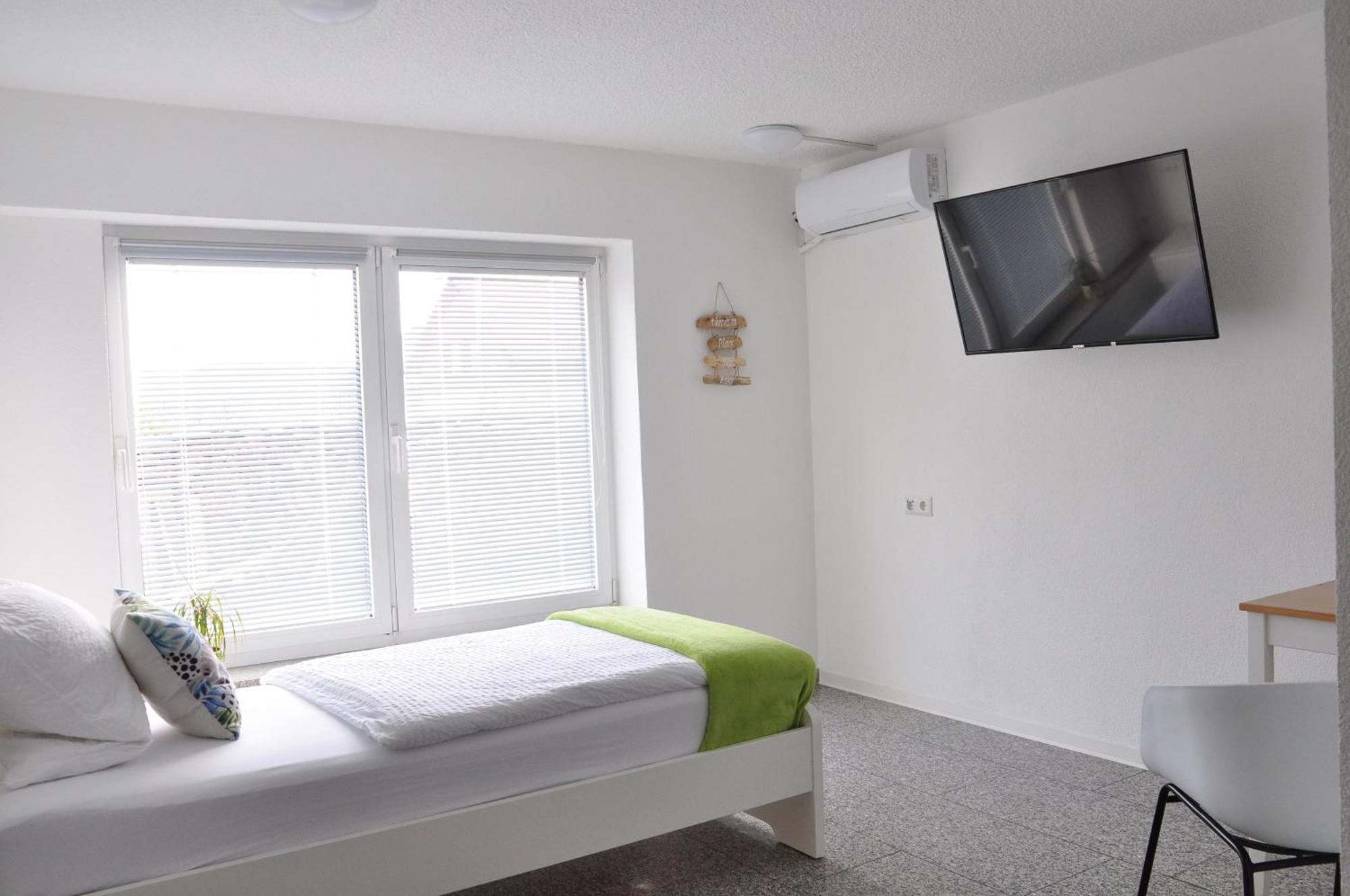 N37 -Modern Eingerichtete Zimmer In Ruhiger Lage Aldingen  Luaran gambar