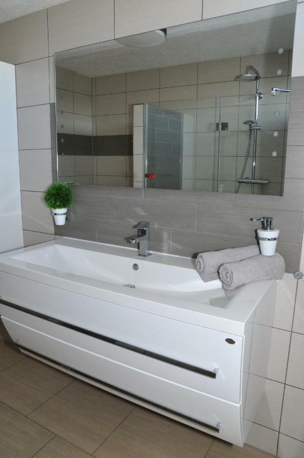 N37 -Modern Eingerichtete Zimmer In Ruhiger Lage Aldingen  Luaran gambar